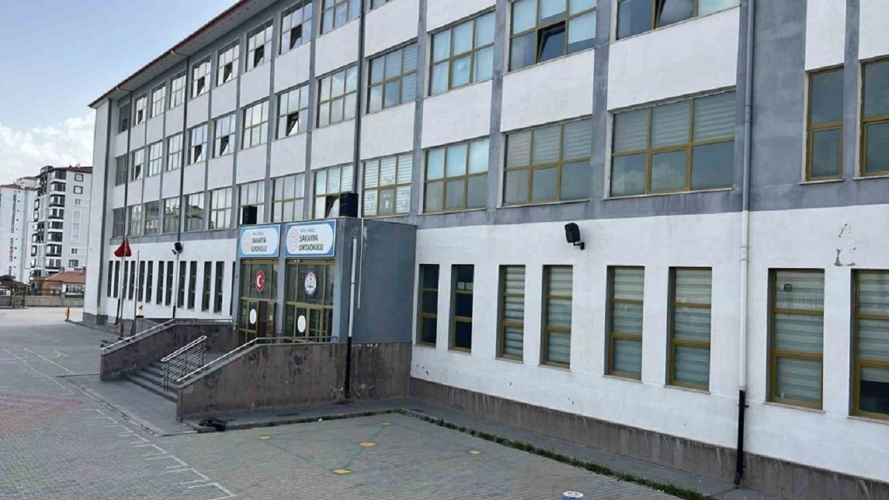 ogrenci-zehirlenme.jpg