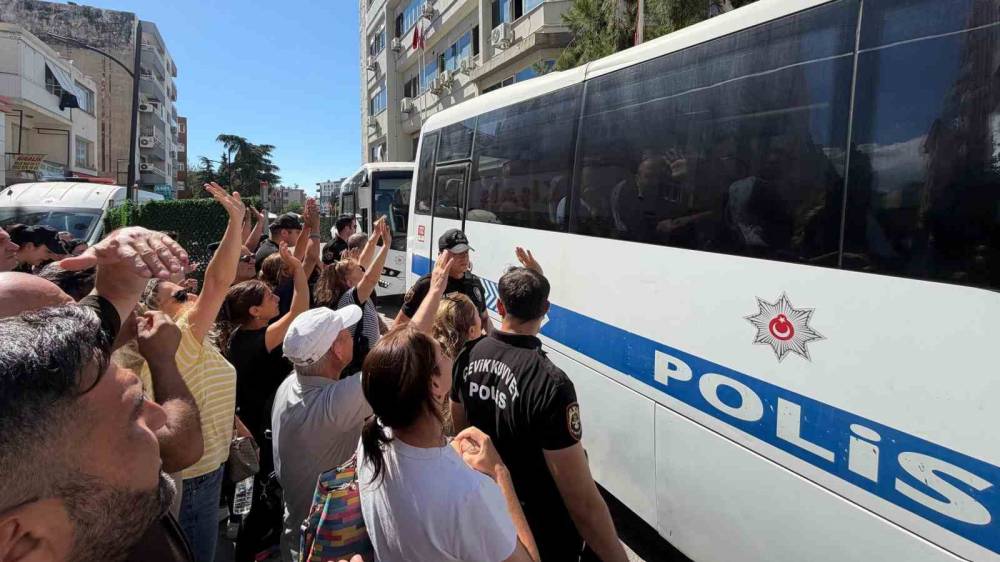 Yolsuzluk operasyonunda Buca Belediyesinde çalışan memurun 13 yarış atı çıktı