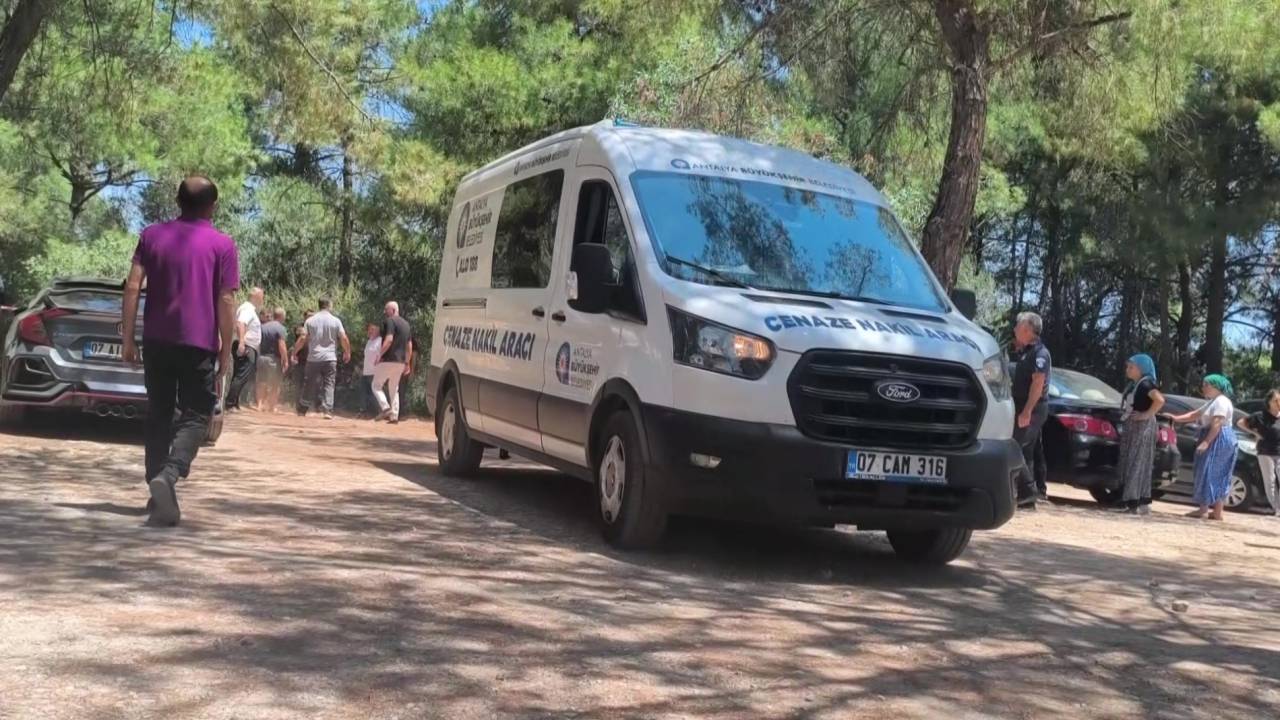 antalya-ormanlik-alanda-bulunan-ceset-1.jpg
