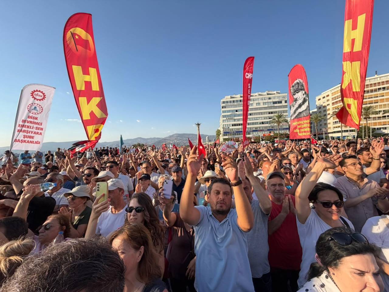 ozgur-ozel-izmir-1.jpg