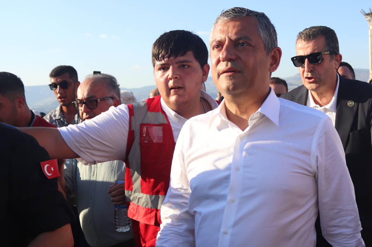 ozgur-ozel-izmir-4.jpg