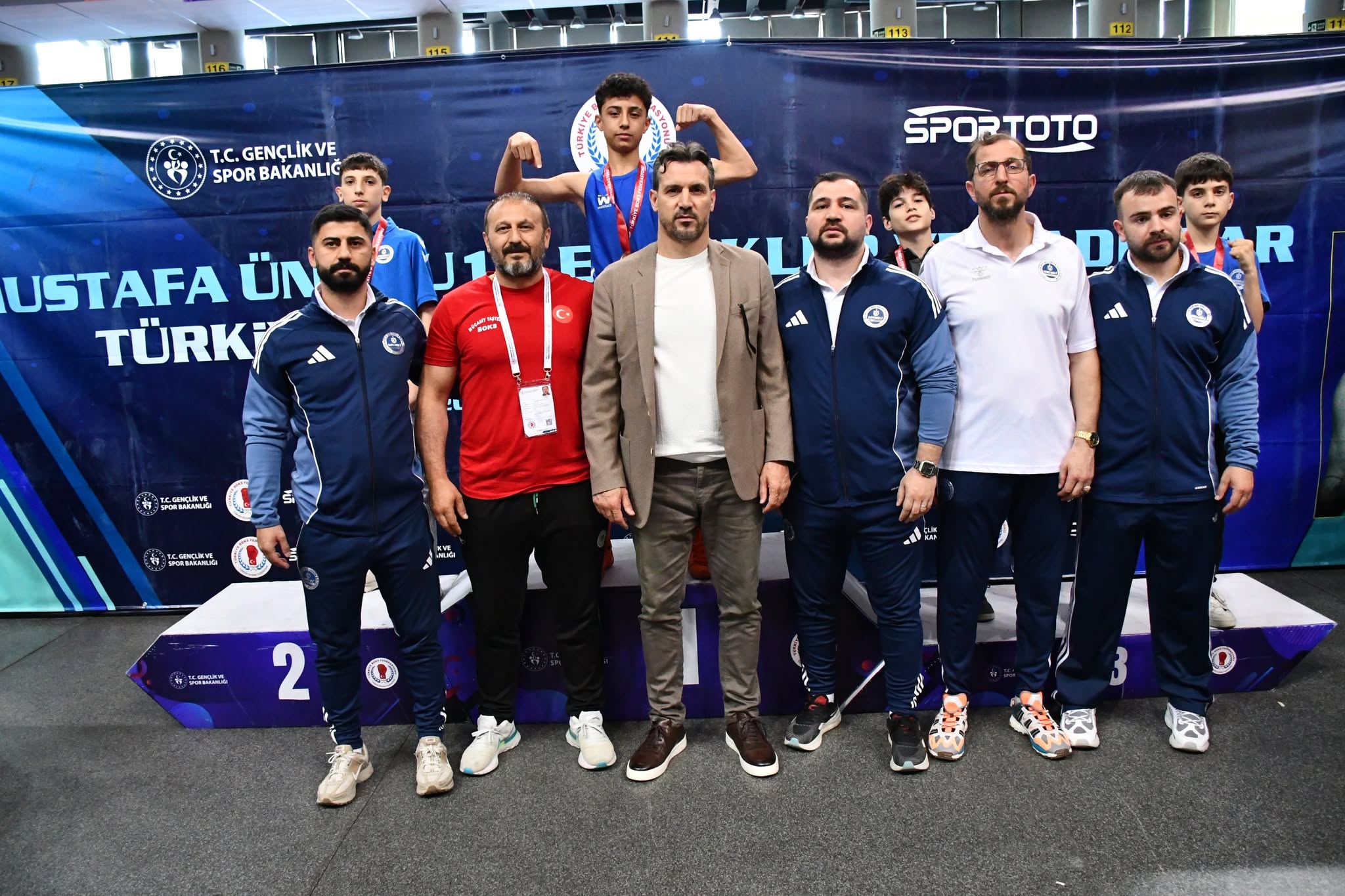 konyali-boksor-turkiye-sampiyonu-3.jpg