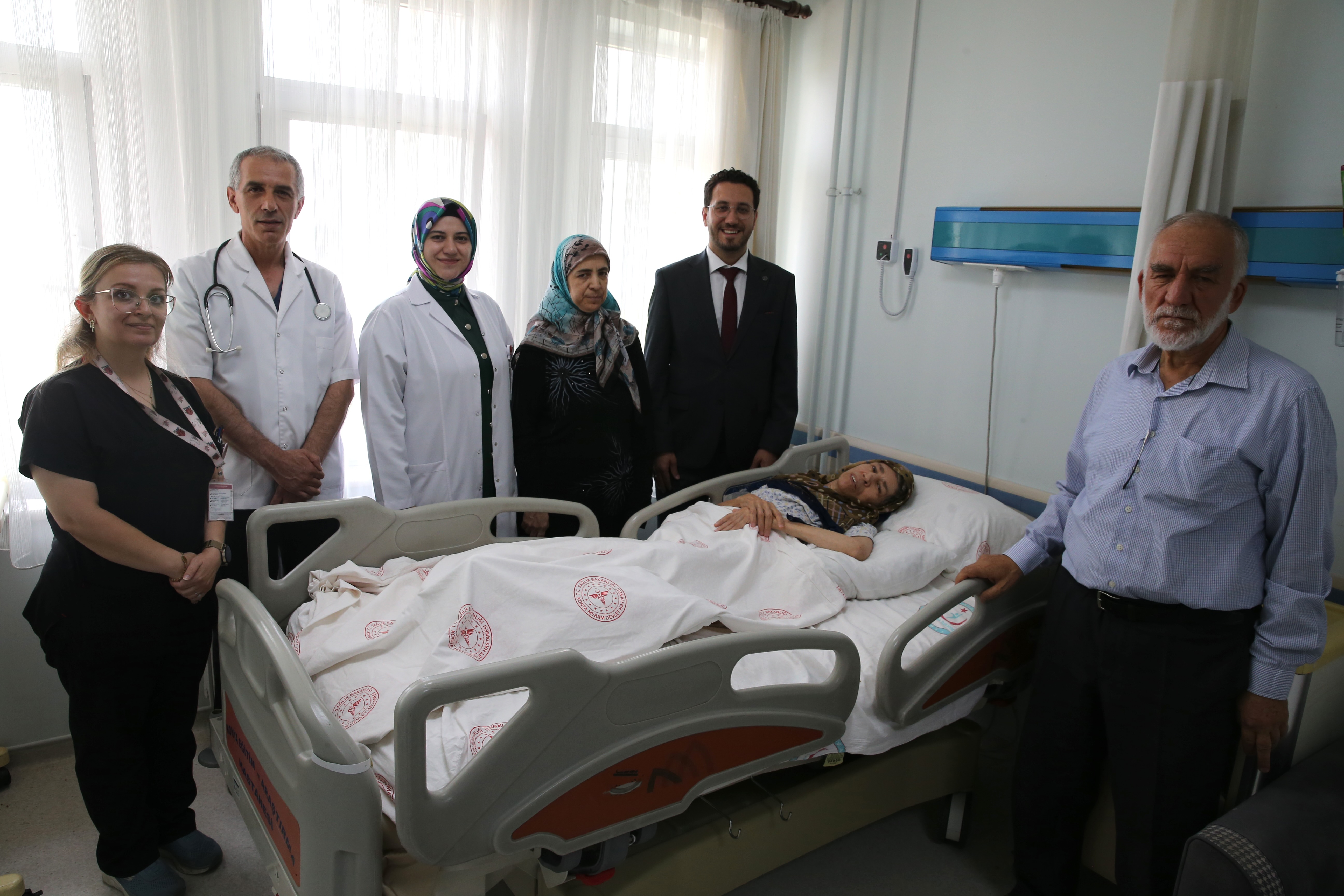 aa-20260718-42004831-42004828-palyatif-bakim-merkezinde-500-gun-kalan-yasli-kadin-taburcu-edildi.jpg