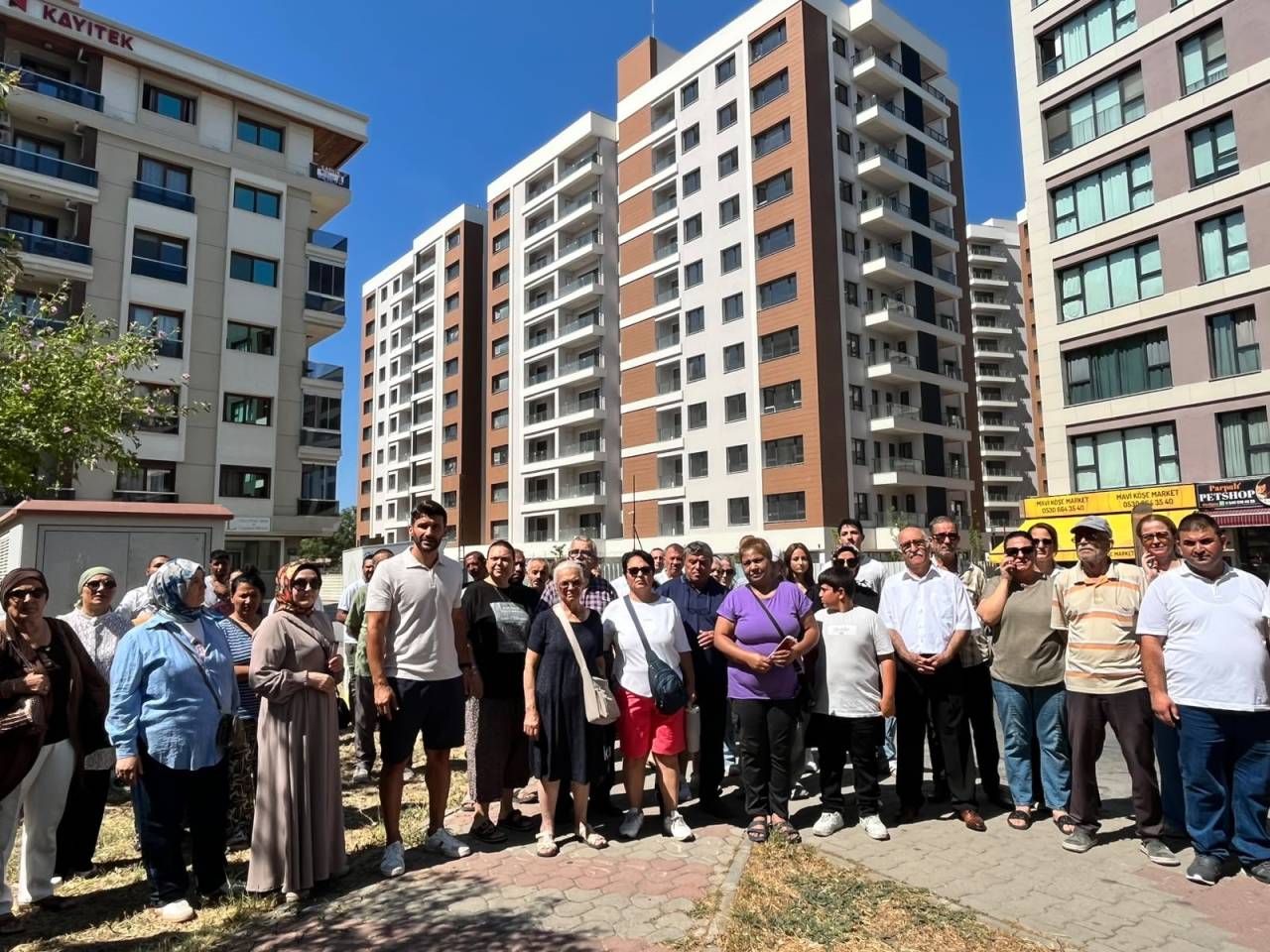 izmir-kentsel-donusum-magdurlarinin-anahtarli-eylemi-4.jpg