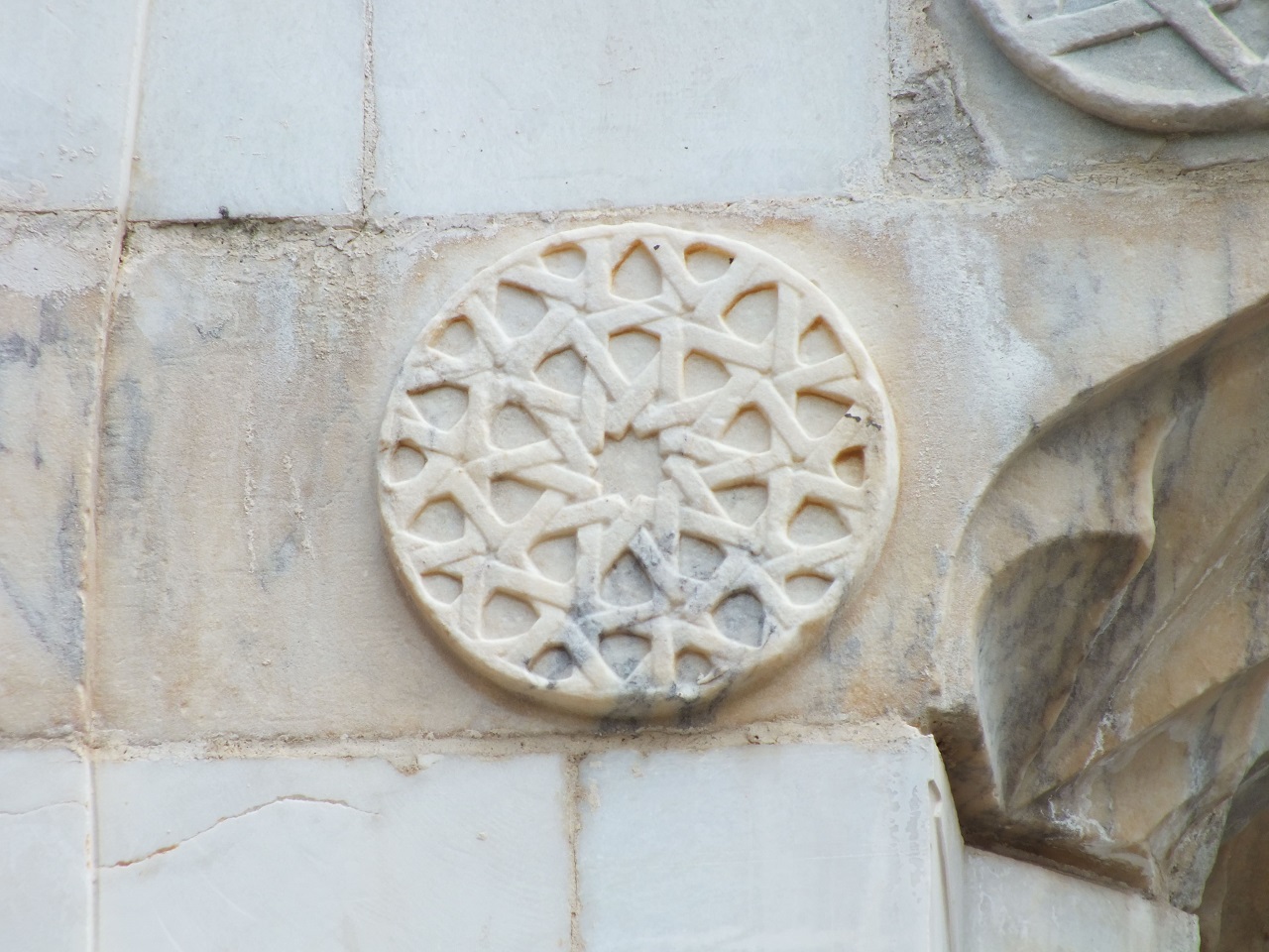 aksehir-tas-medrese-1.jpg
