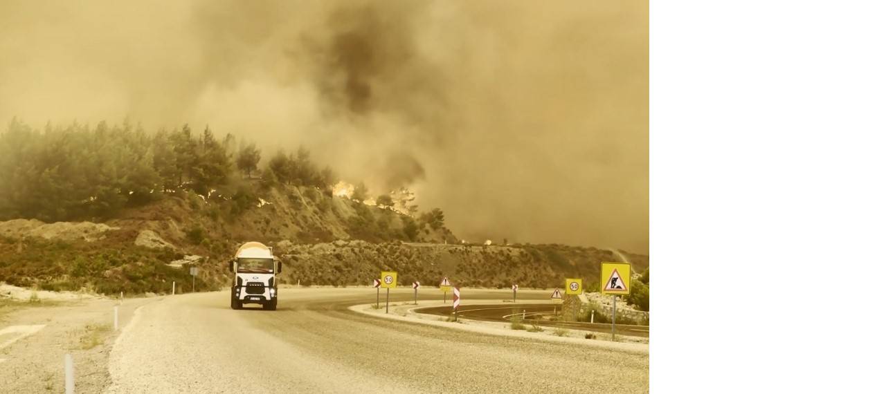 seydikemer-yangin-fethiye-antalya-yolu-1.jpg
