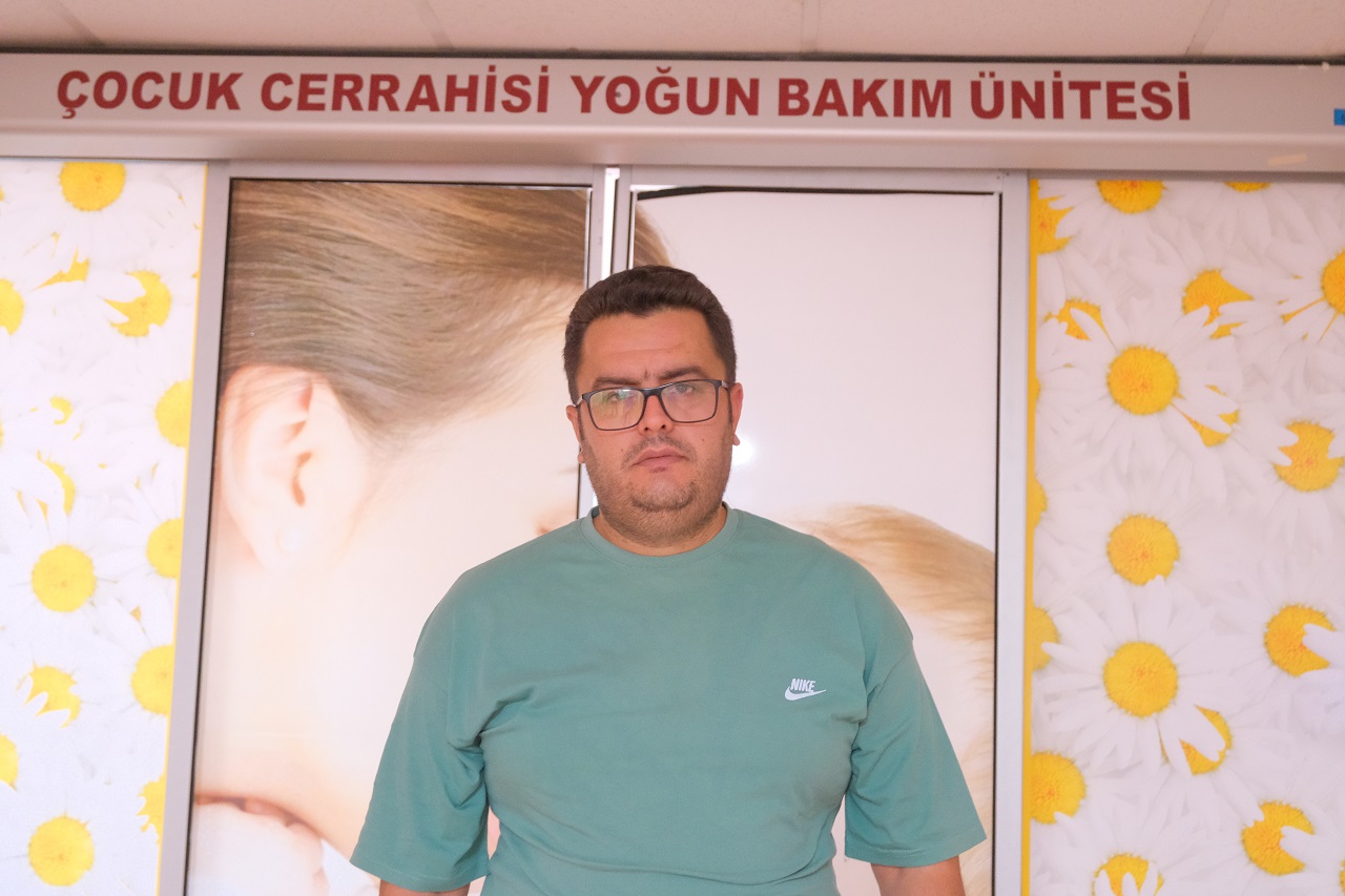 aa-20260801-42117412-42117411-kopek-saldirisinda-agir-yaralanan-uc-yasindaki-cocugun-babasi-yasadiklarini-anlatti.jpg