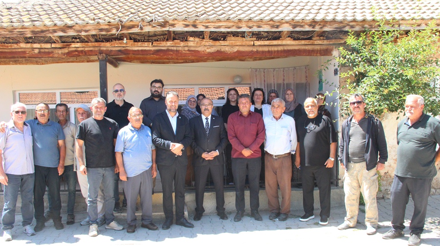 kadir-ulusoy-ve-heyet-golkasi-mahallesi-sakinleriyle-birlikte-foto-1.jpg