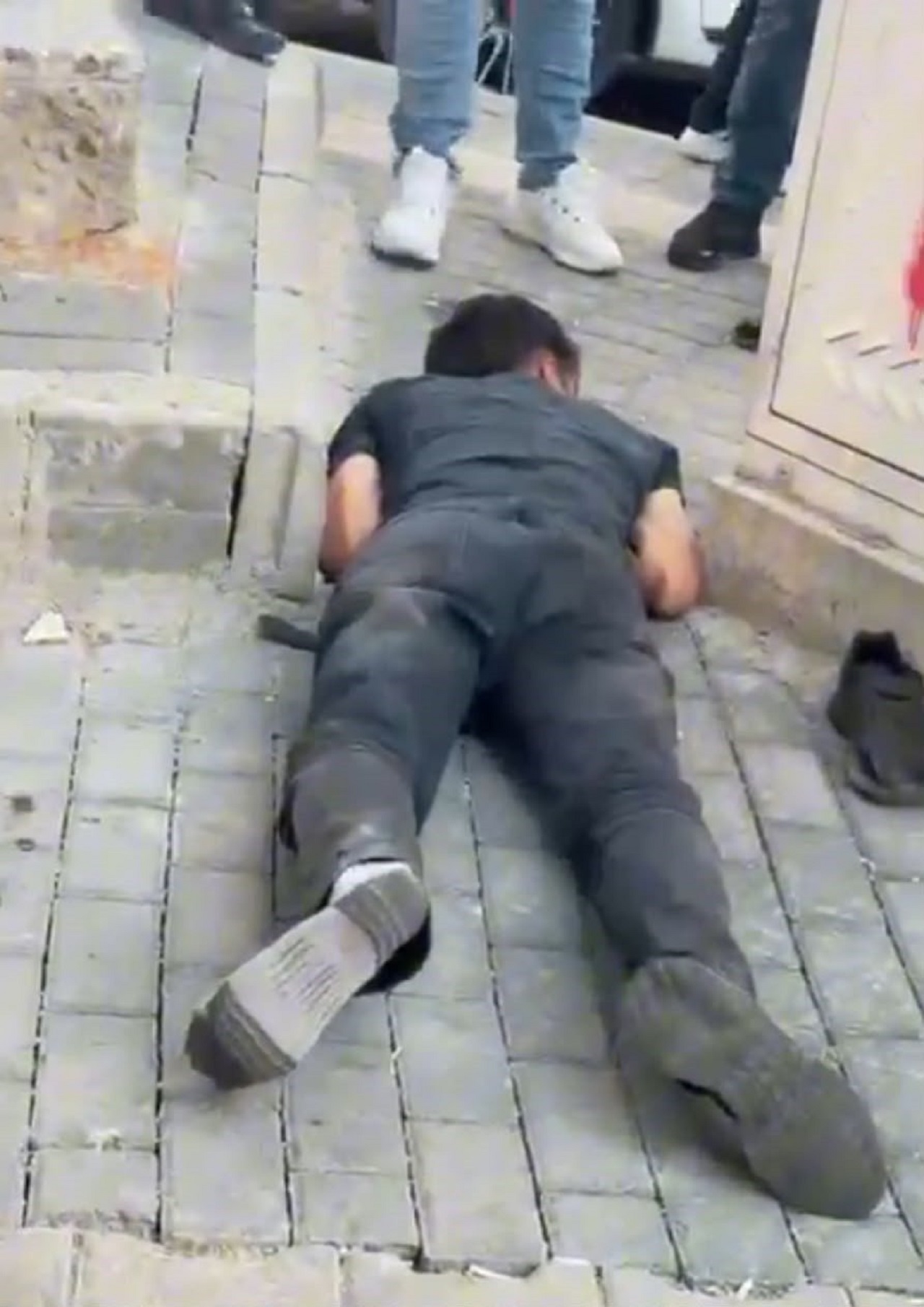av-tufegi.jpg
