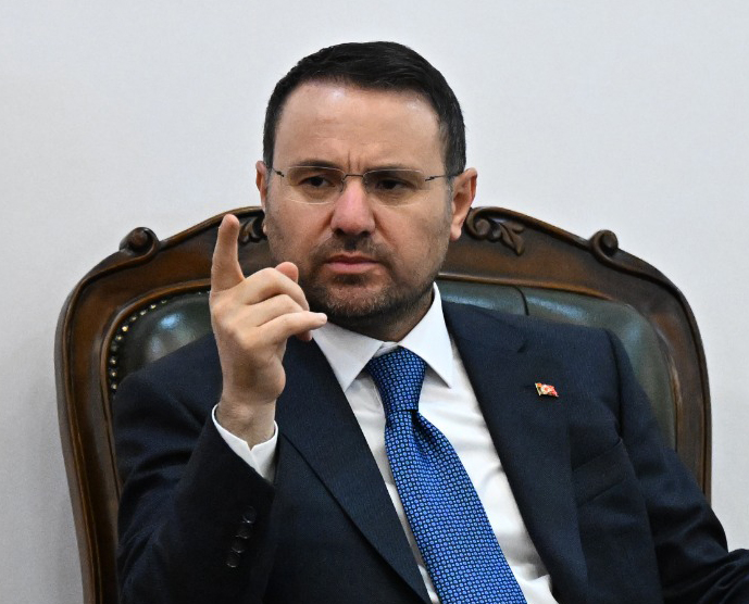 akin-gurlek.jpg