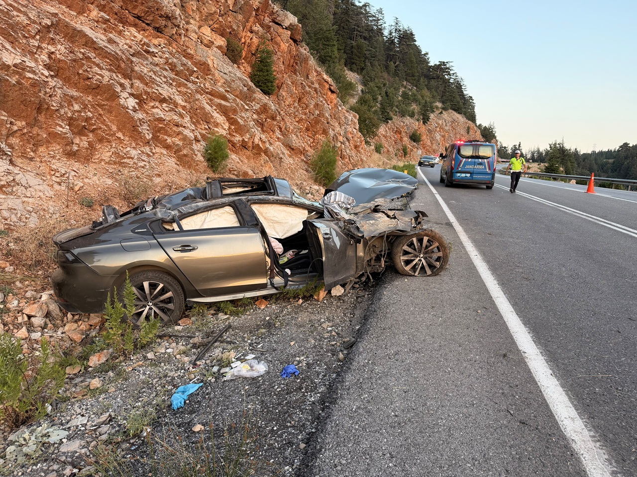 konya-antalya-kaza-8.jpg