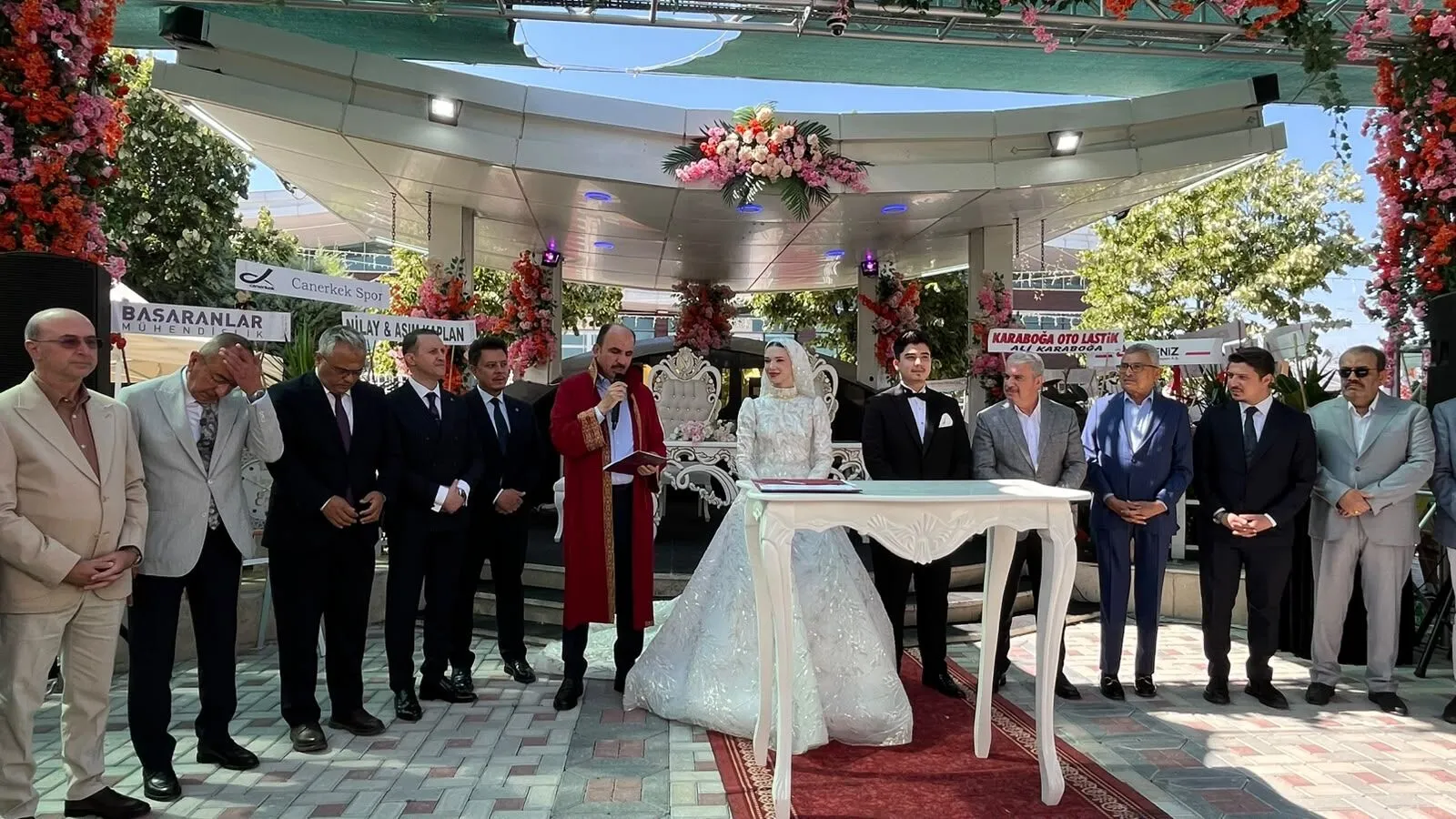 ozboyaci-yasli-ailesi-4.png