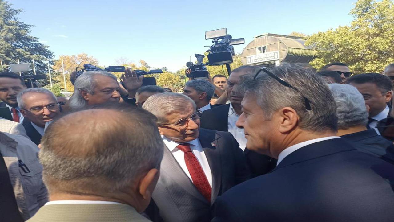 ahmet-davutoglu-sorusturma-adliyeye-geldi-001.jpg