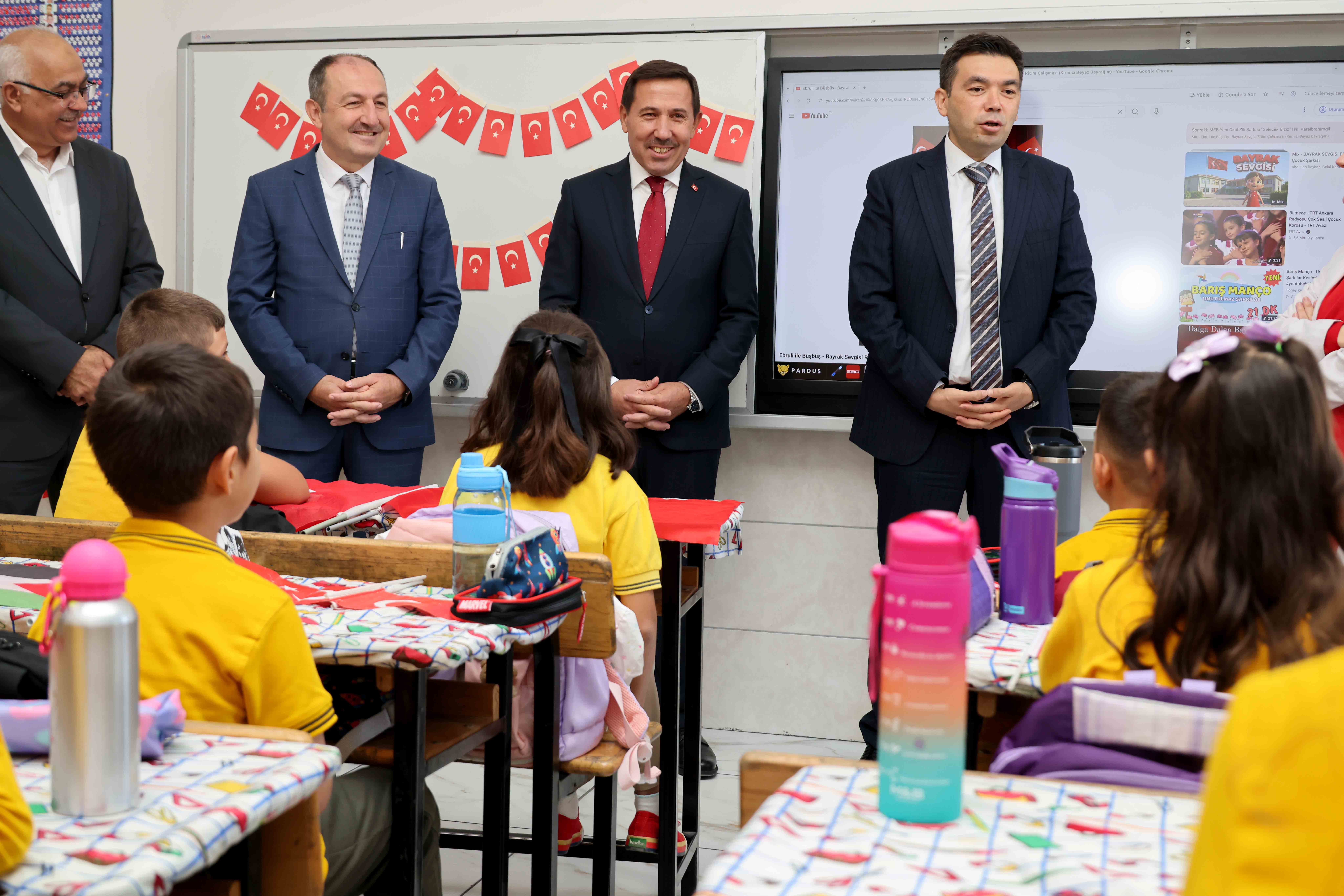 baskan-kilca-yeni-donemin-ilk-gununde-ogrencilerin-heyecanina-ortak-oldu-4.jpg