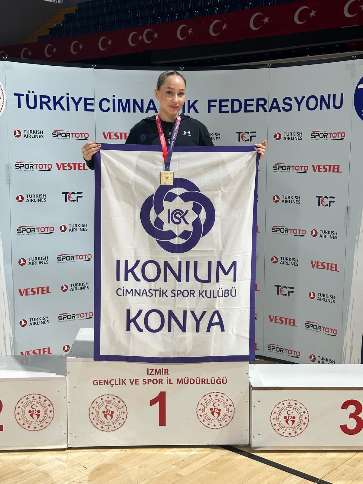 livanur-yalcin-1.jpeg