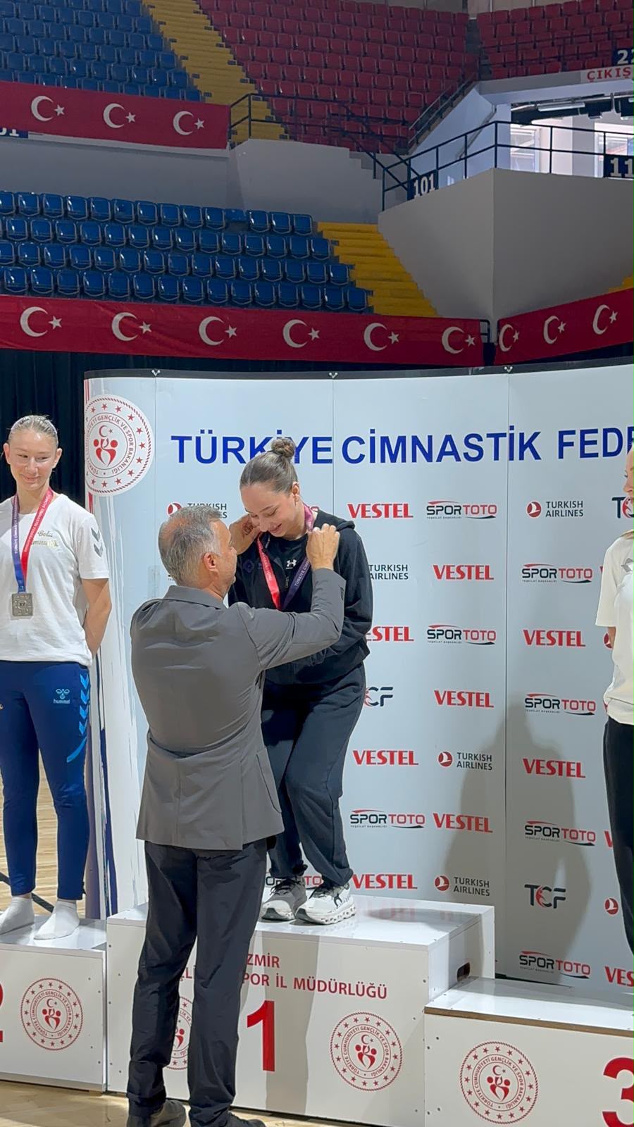 livanur-yalcin-3.jpeg