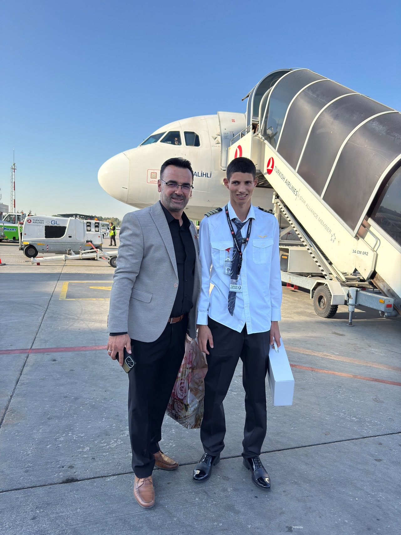 aa-20260926-42575750-42575749-pilotluk-hayali-kuran-ozel-gereksinimli-gencin-kokpit-heyecani.jpg