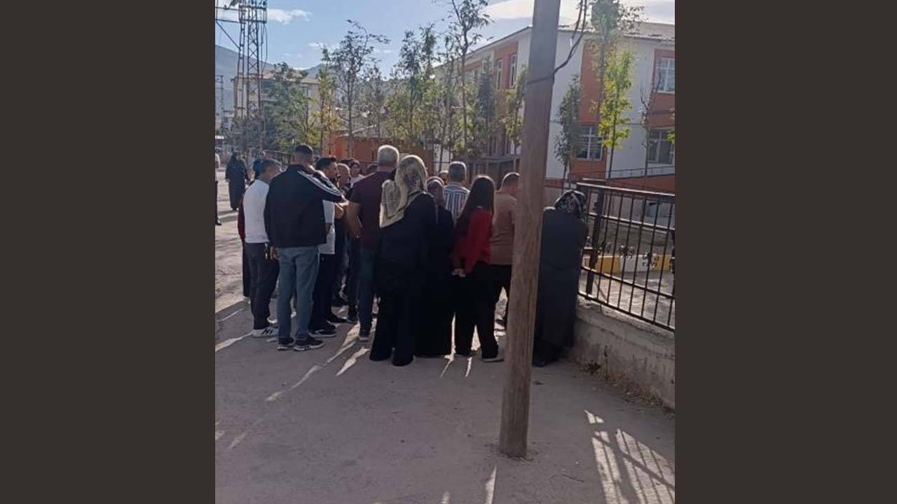van-tusba-ogrenci-silahla-geldi.jpg