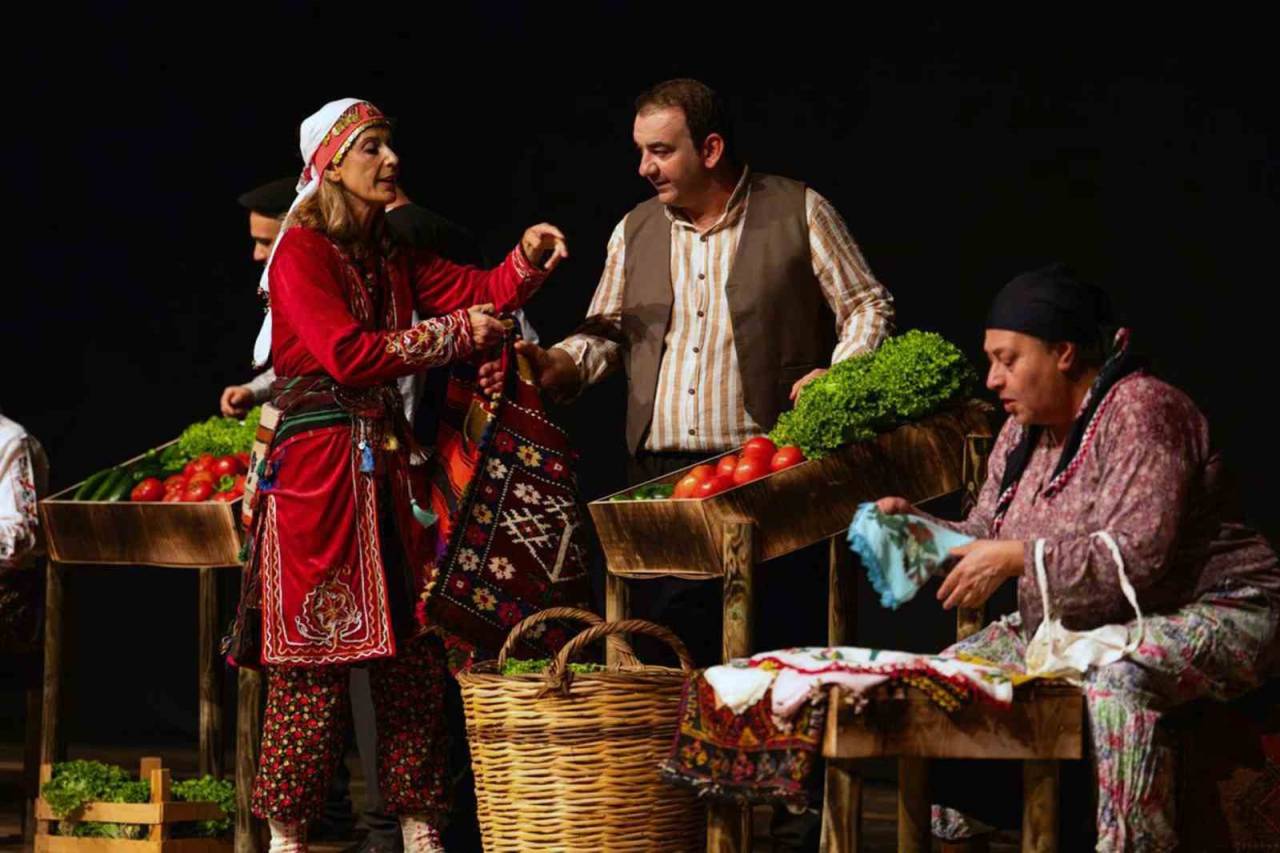 marmaris-belediye-tiyatrosu.jpg