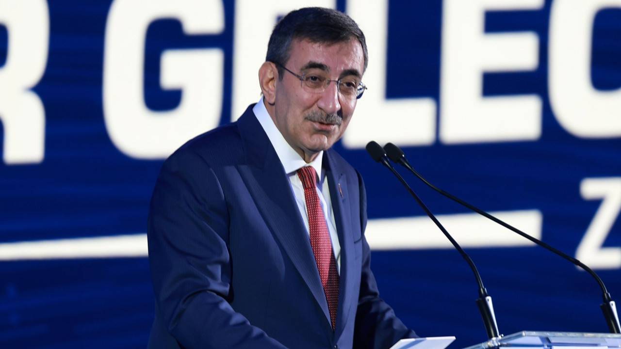 cumhurbaskani-yardimcisi-yilmazdan-fon-krizi.jpg