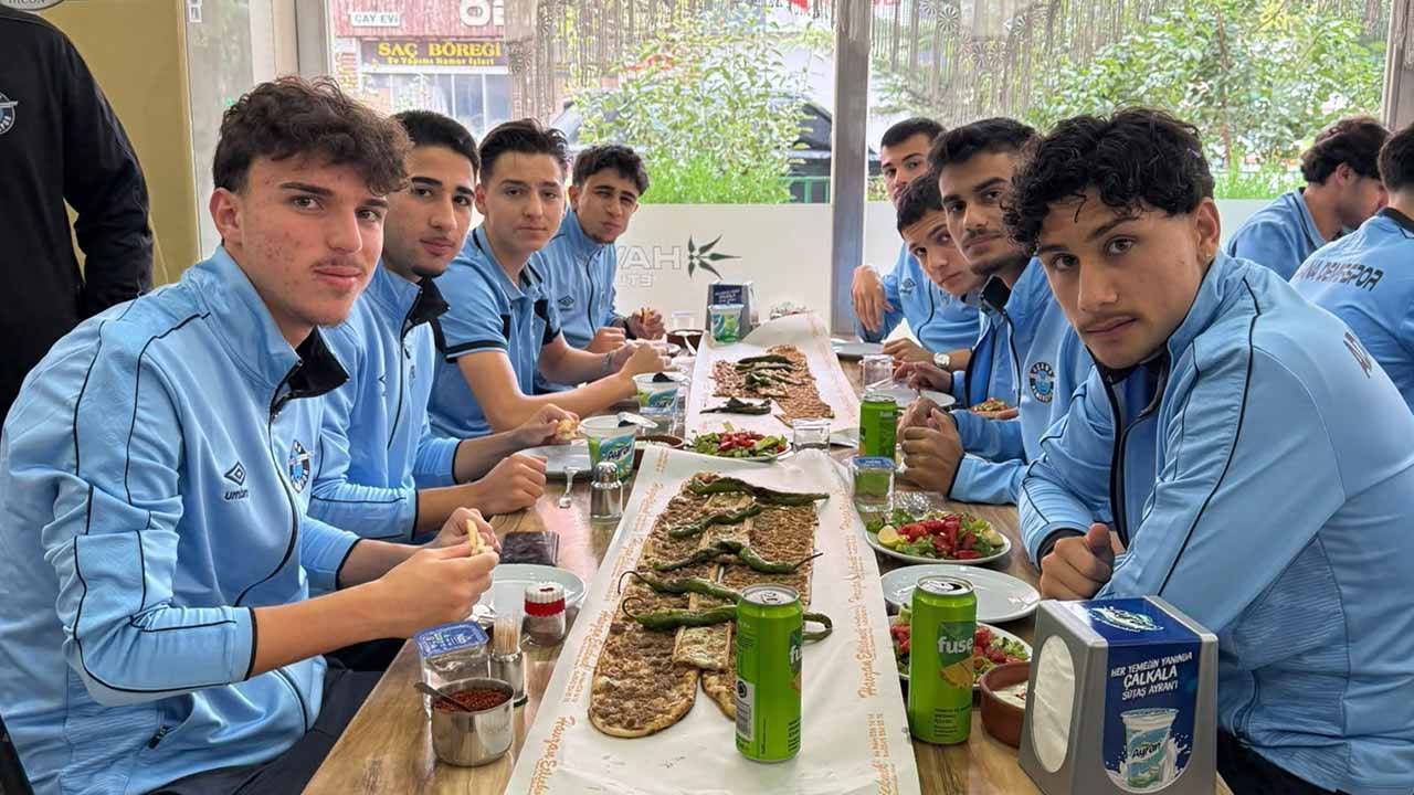 deniz-turuc-adana-demirspor-konya-etliekmek-1.jpg