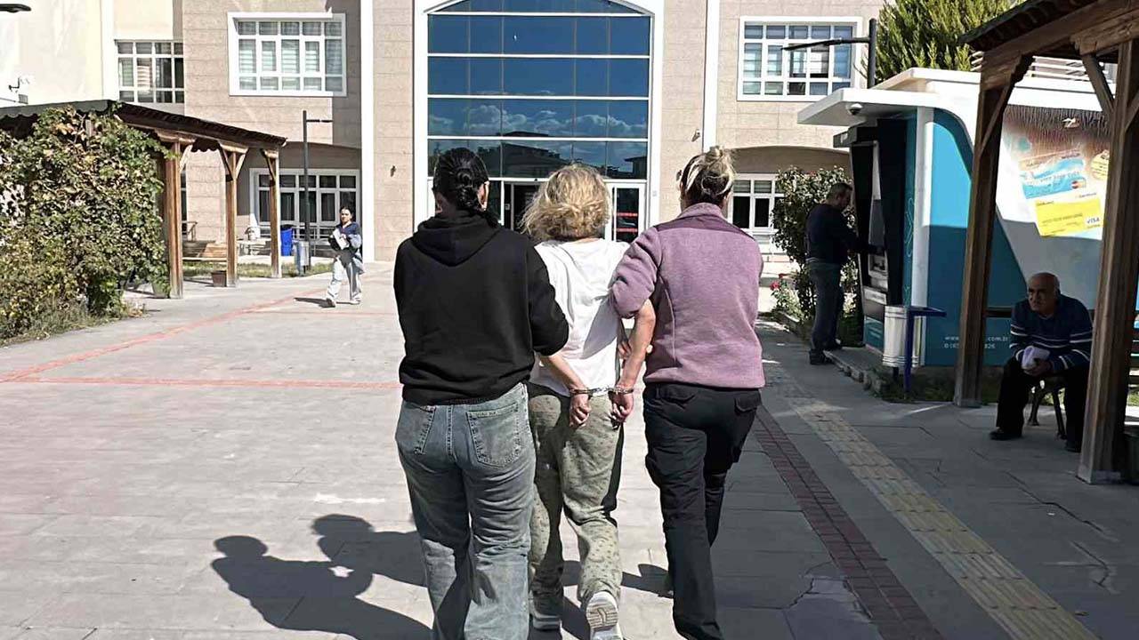 burdur-polis-ekibine-tekme-atmaya-calisti.jpg