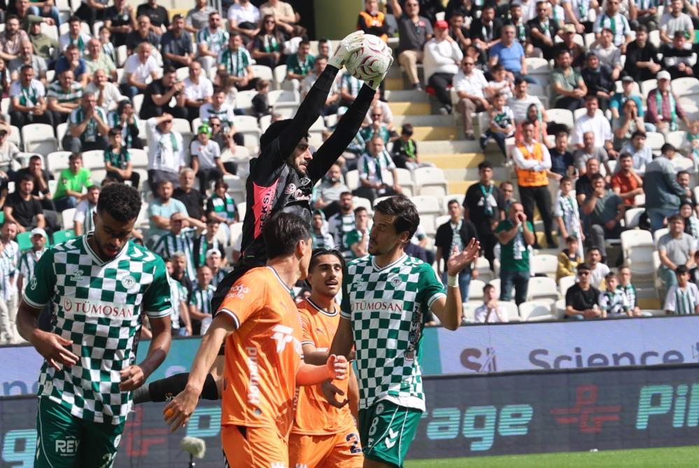 konyaspor-basaksehir.jpg