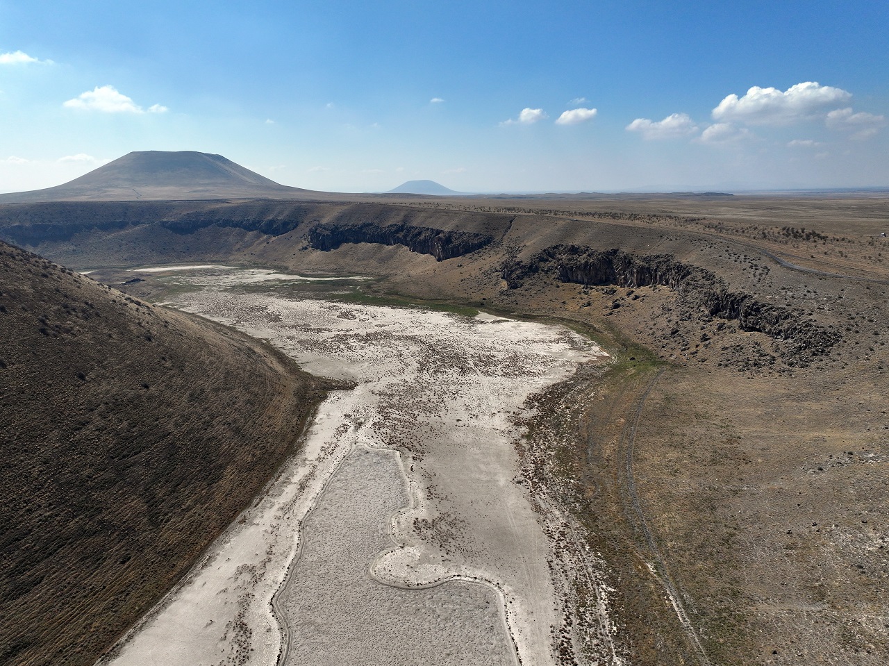 aa-20261014-42749556-42749539-meke-golunun-gorunmeyen-yasami-laboratuvar-ortaminda-korunuyor.jpg