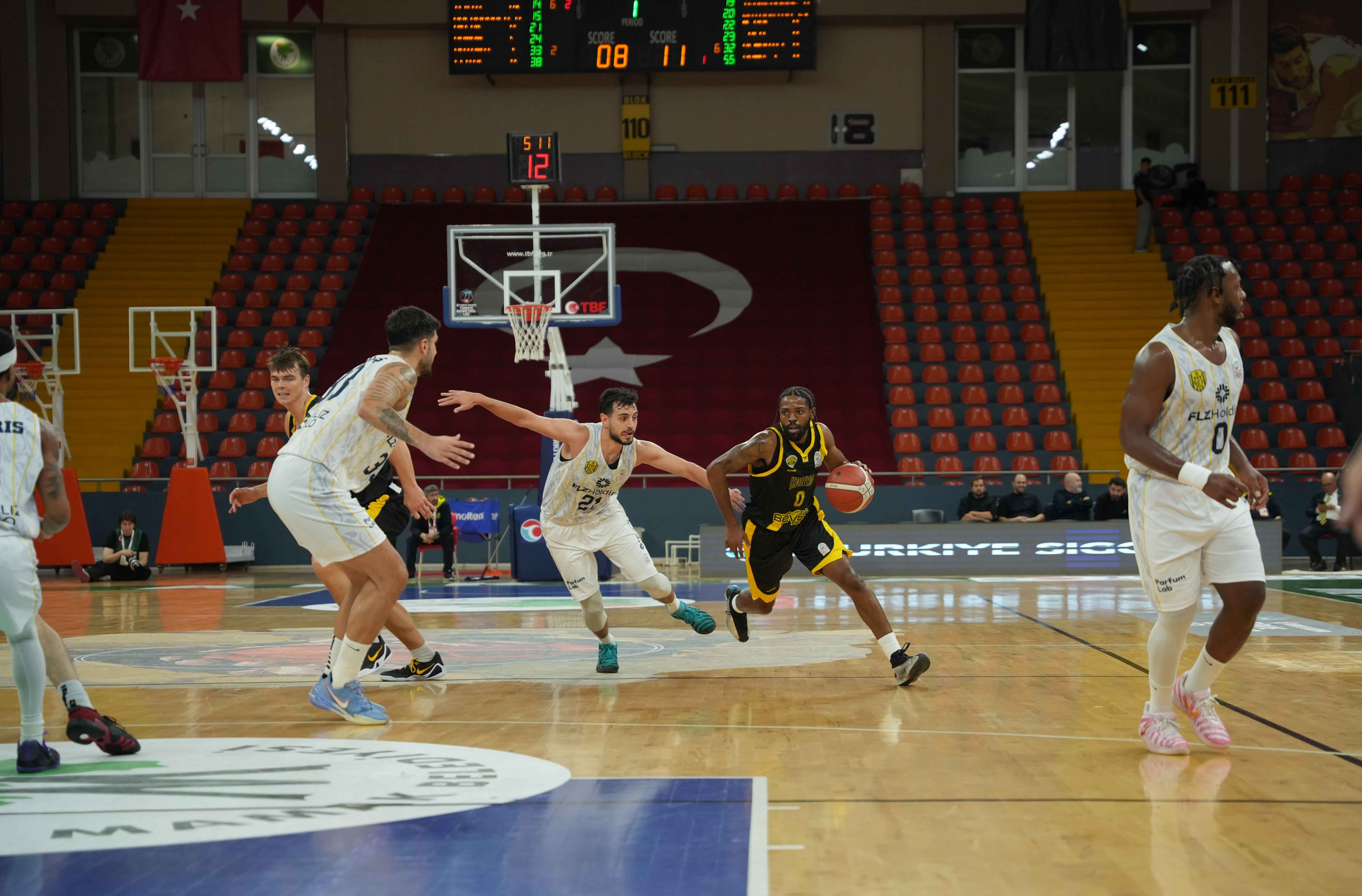 buyuksehir-basketbolda-tel-tel-dokuluyor-2.jpg