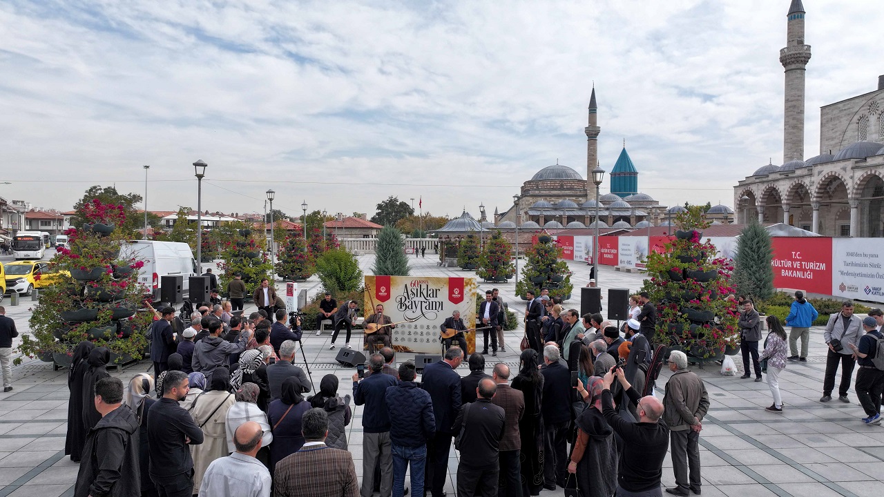 60-asiklar-bayrami-basladi-2.jpg