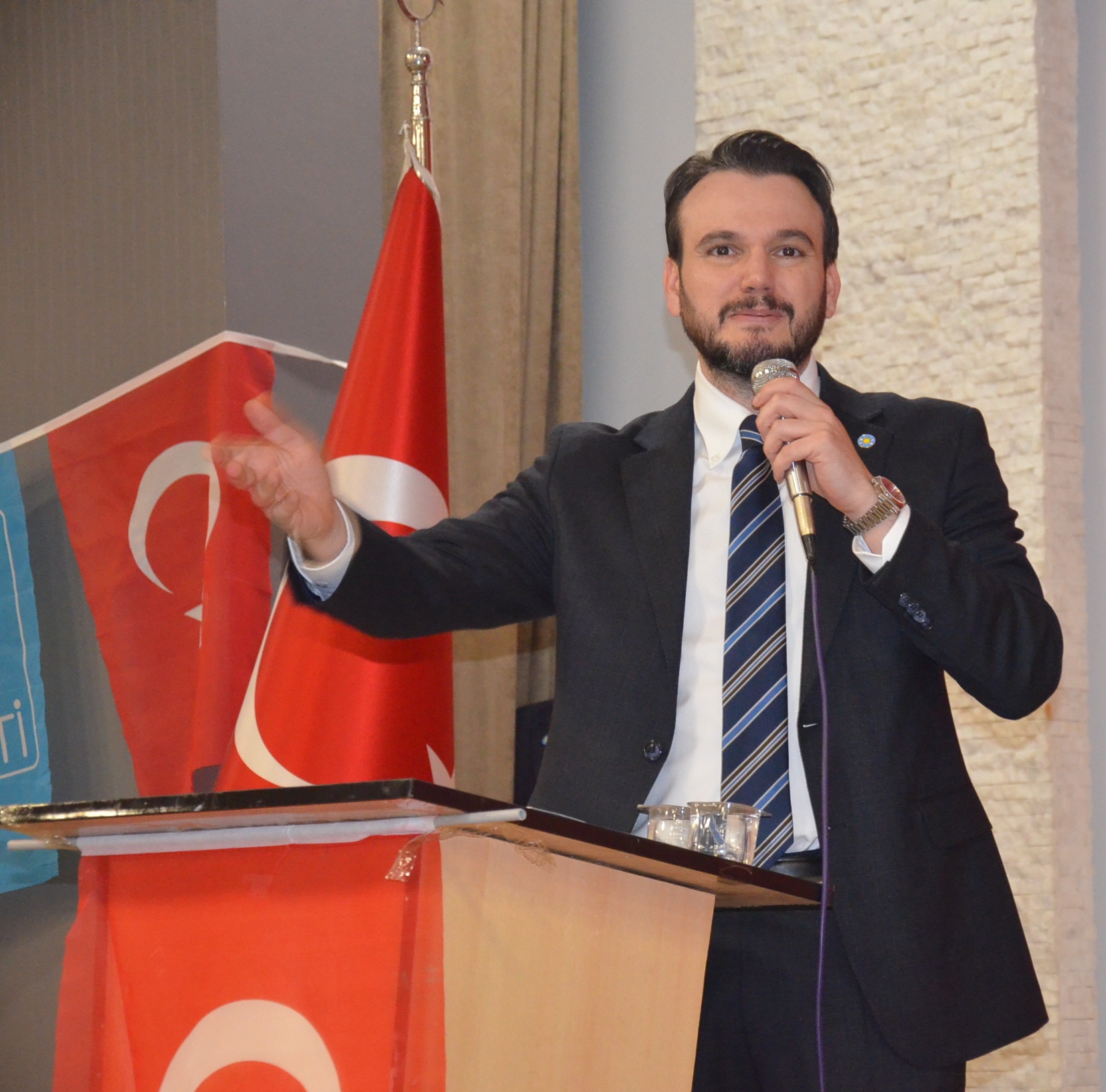 yi-parti-milli-guvenlik-ve-goc-politikalarindan-sorumlu-genel-baskan-yardimcisi-dr-cenk-ozatici-foto.jpg
