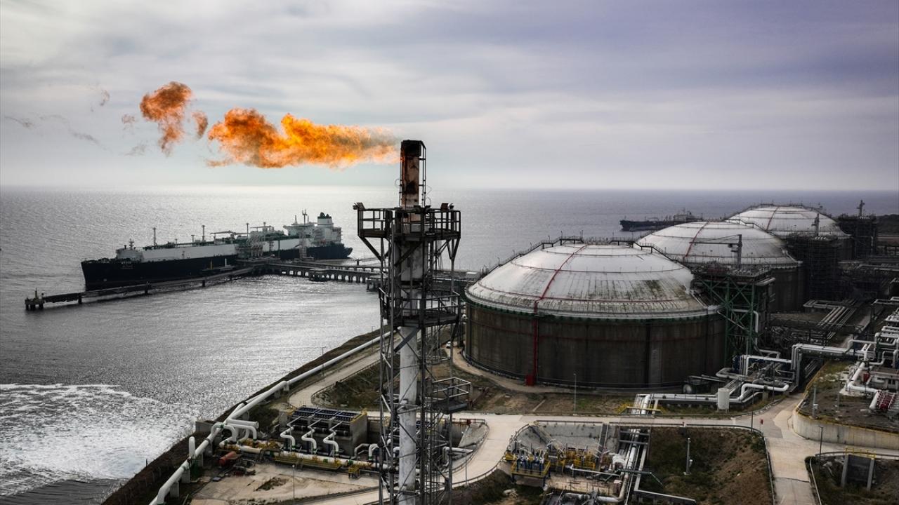 lng-a-2137887.jpg
