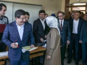 Davutoğlu'ndan balkon açıklaması