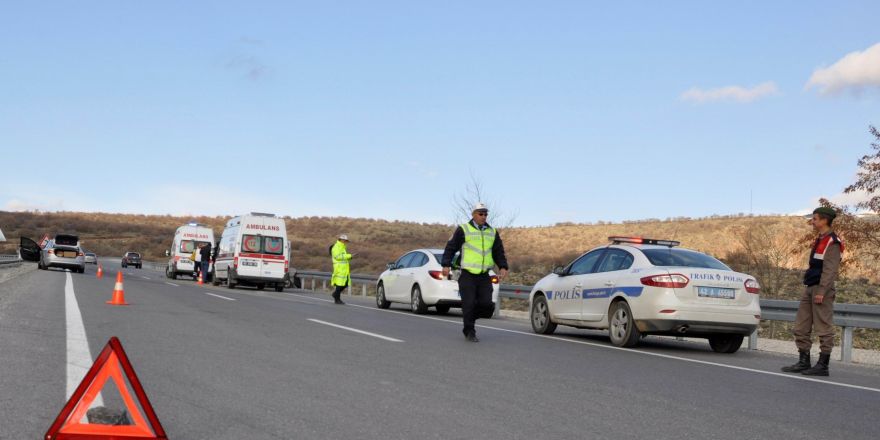 Seydişehir'de trafik kazası: 8 yaralı