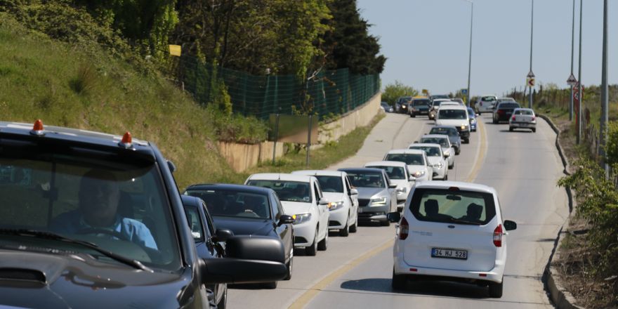 10 aylık hapis için 100 araçlık konvoyla cezaevine gitti