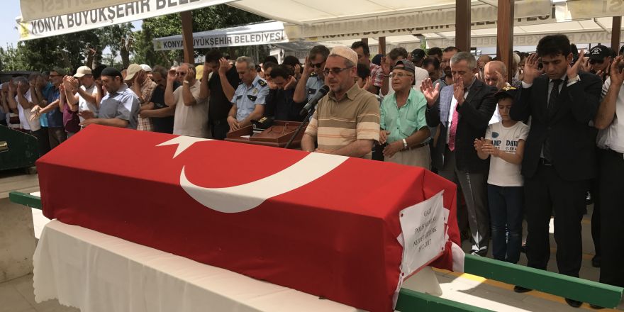 Gazi polis son yolculuğuna uğurlandı