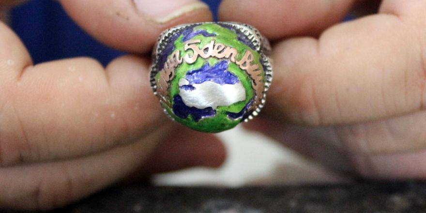 Cumhurbaşkanı Erdoğan’a “Dünya 5’ten Büyüktür” yüzüğü