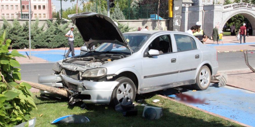 Yeni evli çifti kaza ayırdı