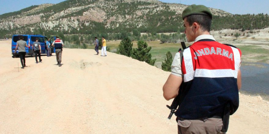 Konya’da yol kenarında başından vurulmuş erkek cesedi bulundu