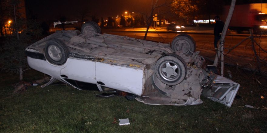 Polisin dur ihtarına uymayan ehliyetsiz sürücü takla attı 