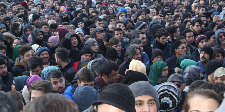 Konya’da teknomarket açılışında izdiham