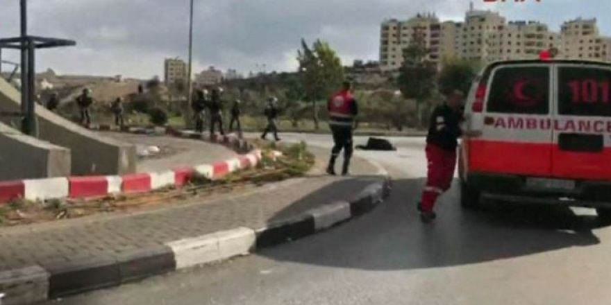 Canlı yayında İsrail askerleri Filistinli protestocuyu vurdu