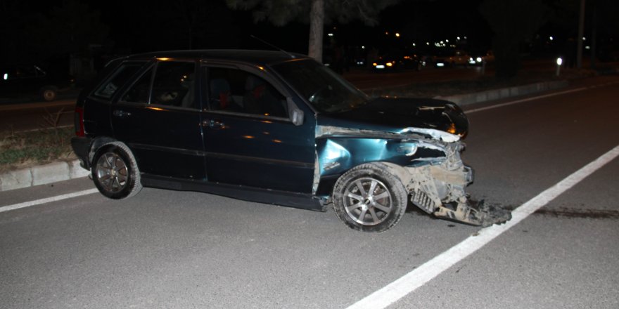 Cip ile otomobilin çarpıştığı kaza güvenlik kamerasında