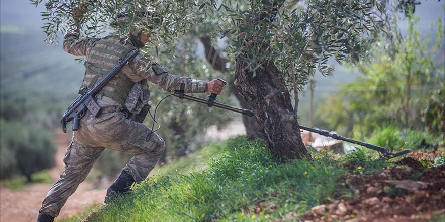 Mehmetçik'in Afrin'de 'patlayıcı' mesaisi