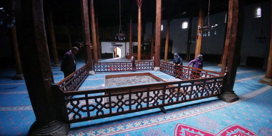 UNESCO listesindeki Eşrefoğlu Camisi, zamana meydan okuyor