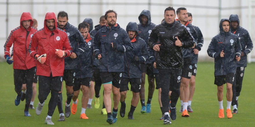 Atiker Konyaspor, Göztepe maçının hazırlıklarına başladı