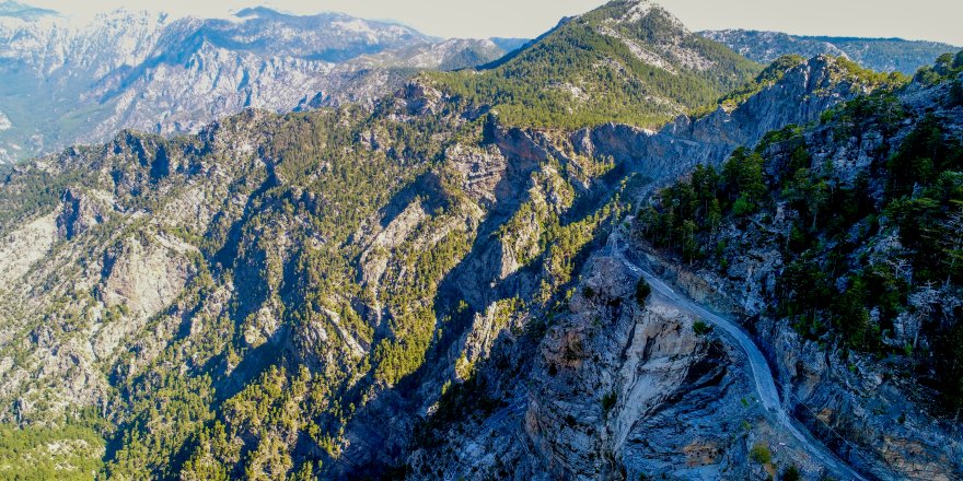 "Ölüm yolu" dev tünellerle aşılıyor