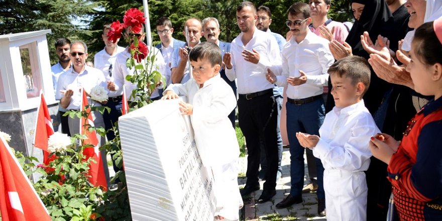 Başkan Altay’ın makam aracı şehit çocuklarının sünnet arabası oldu