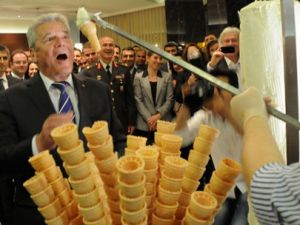 Almanya Cumhurbaşkanı'na dondurma şakası