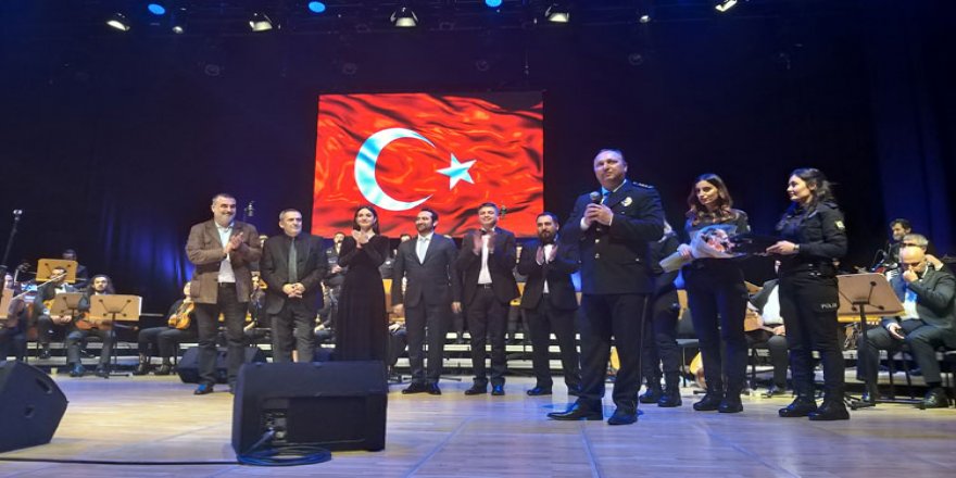 'Çevik Sesler Korosu' konser verdi